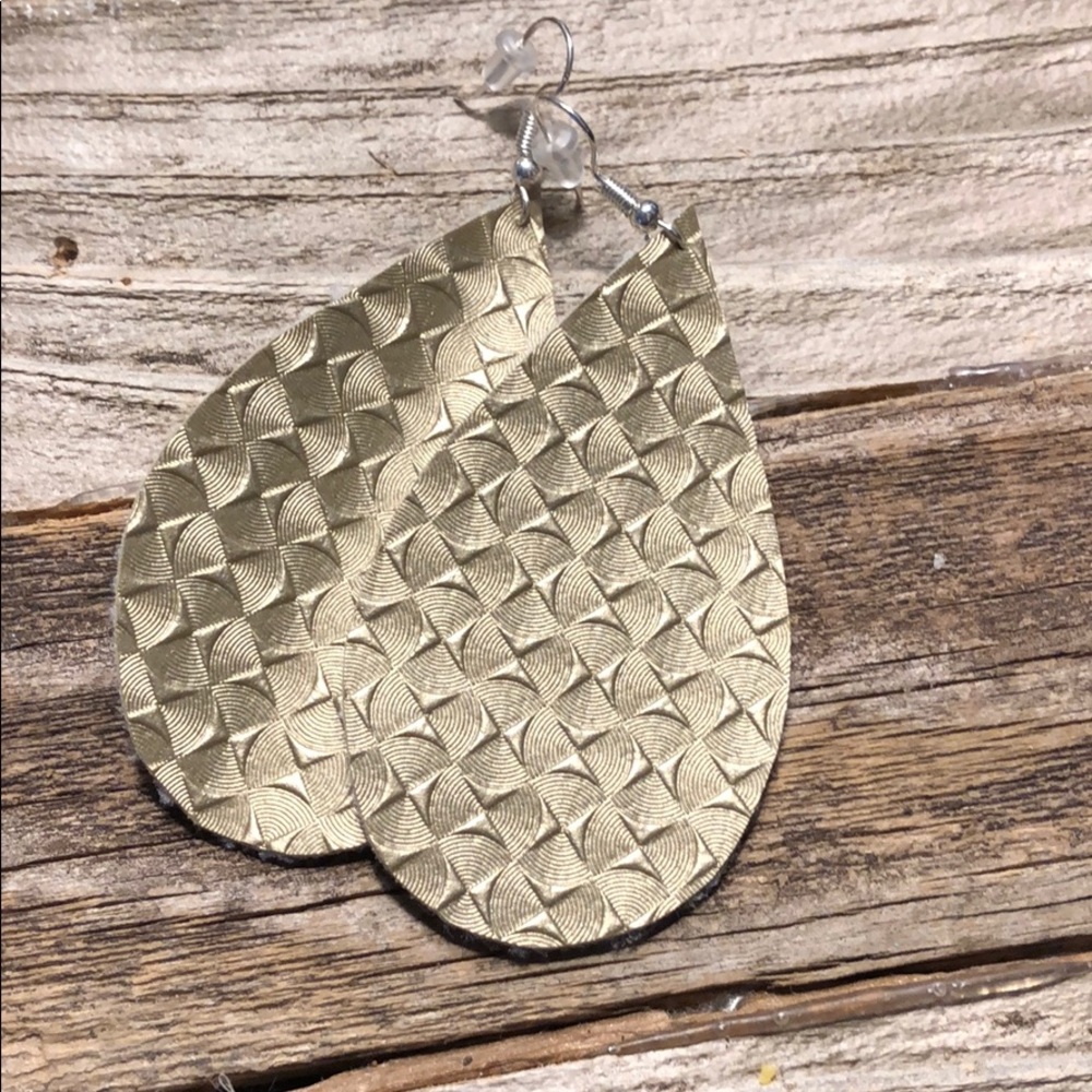 Leather earrings